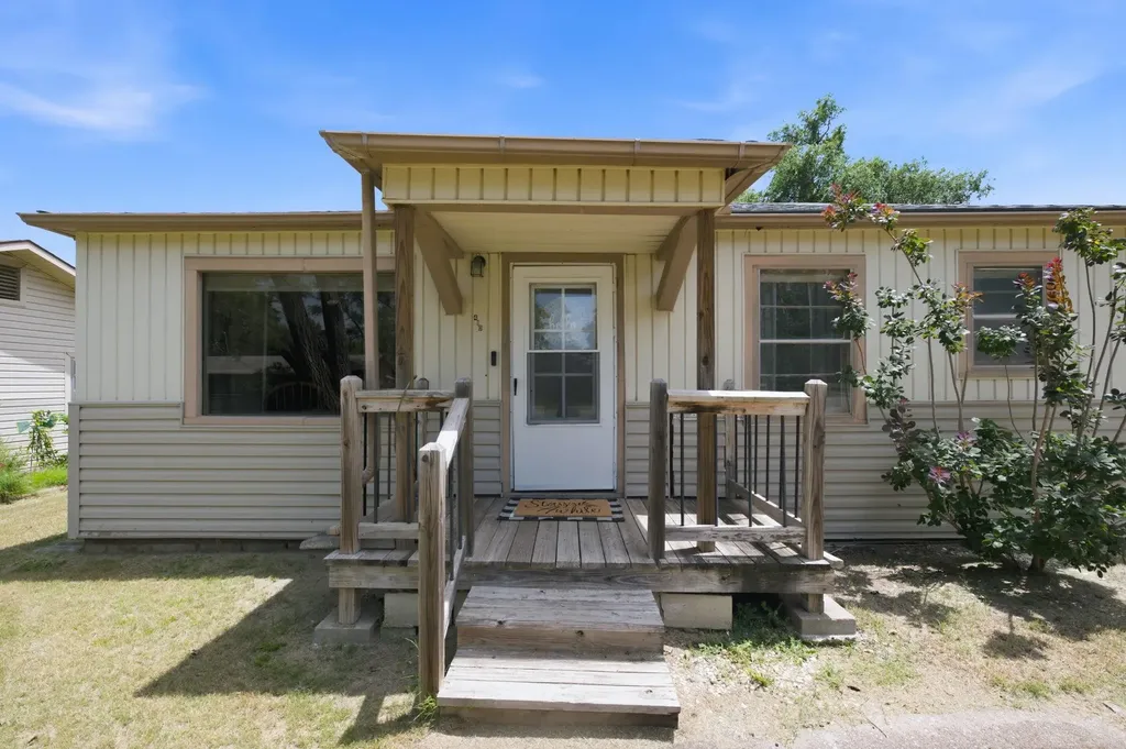 410 N Kansas Street Benton KS 67017-9001