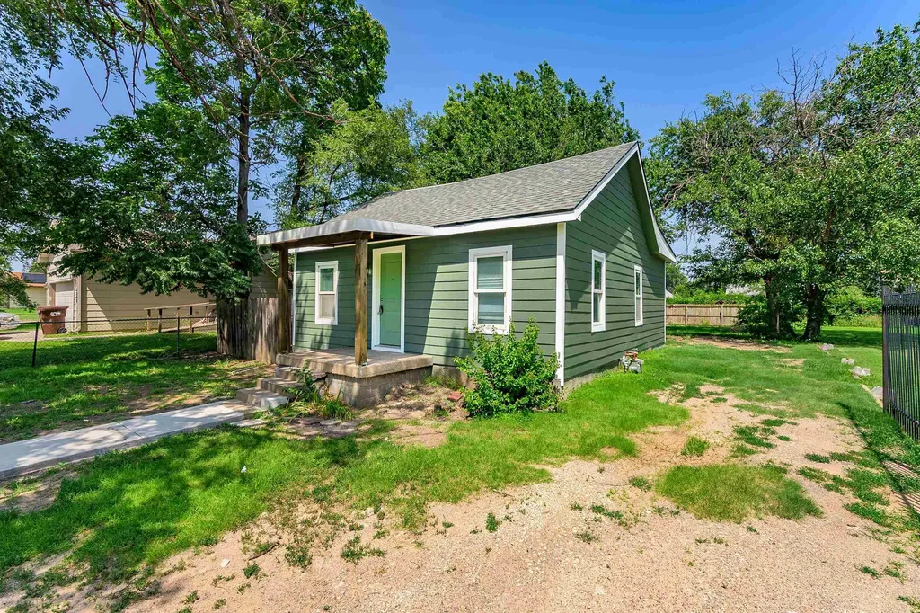 1242 N Piatt Avenue Wichita KS 67214