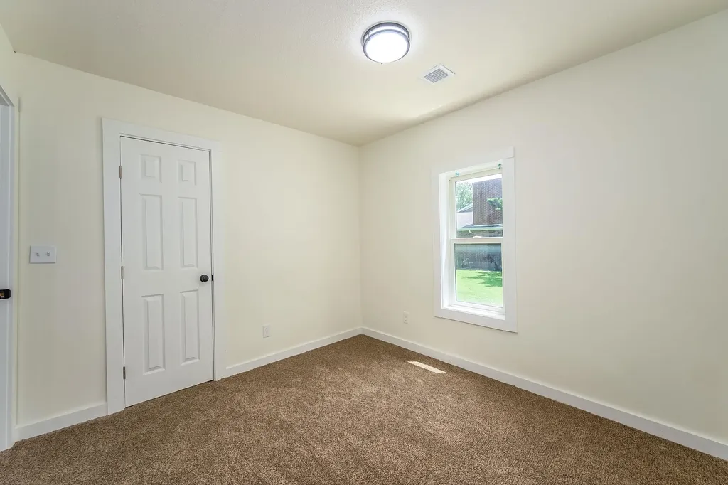 1242 N Piatt Avenue Wichita KS 67214