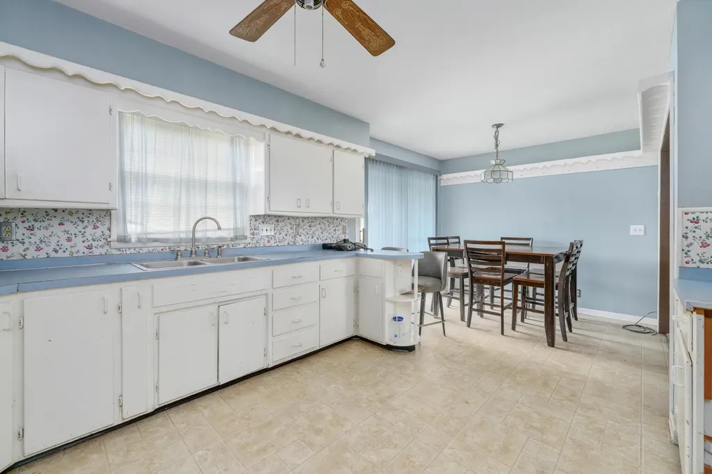 2104 S Osage Avenue Wichita KS 67213