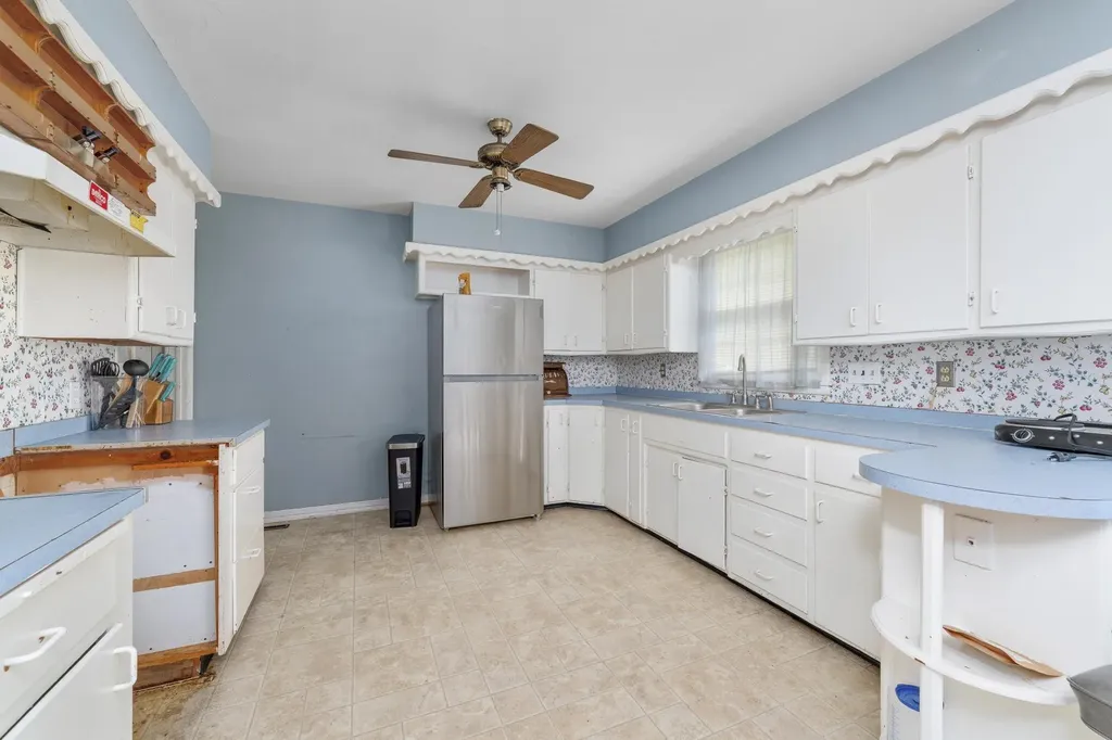 2104 S Osage Avenue Wichita KS 67213