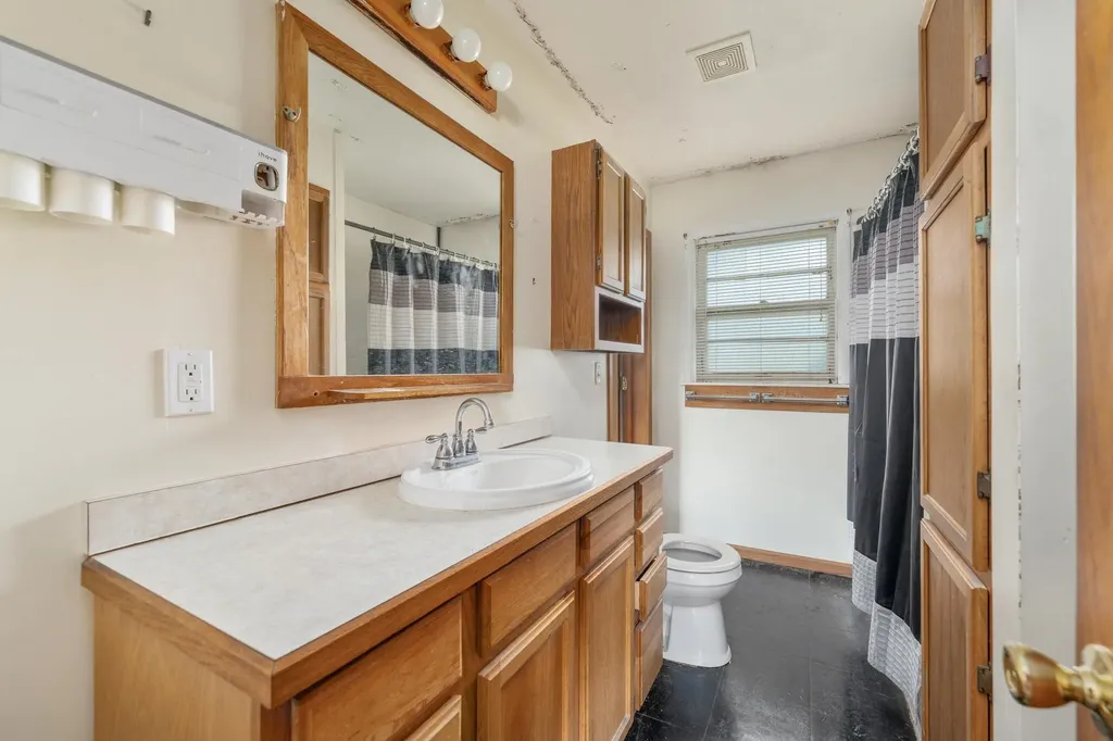 2104 S Osage Avenue Wichita KS 67213