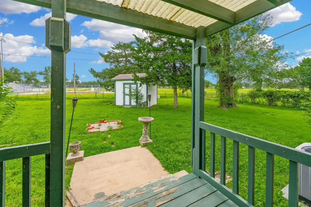 2104 S Osage Avenue Wichita KS 67213