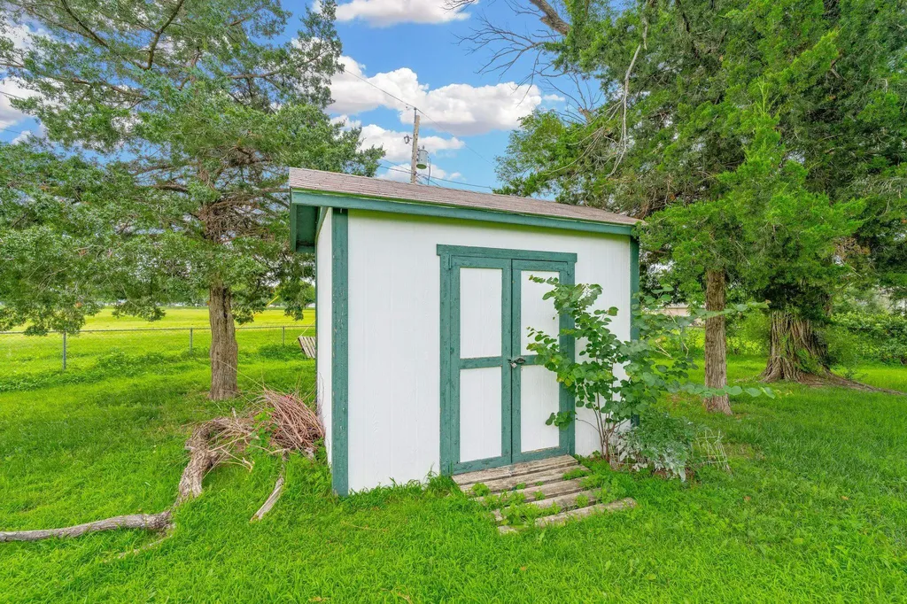 2104 S Osage Avenue Wichita KS 67213
