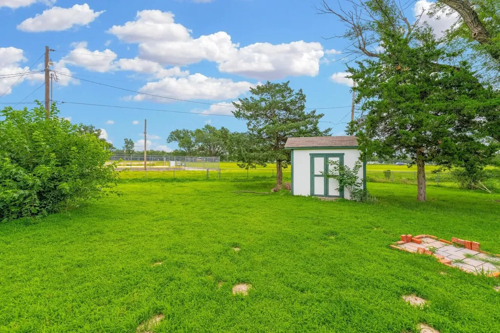 2104 S Osage Avenue Wichita KS 67213