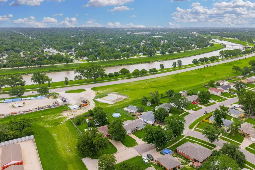 2104 S Osage Avenue Wichita KS 67213