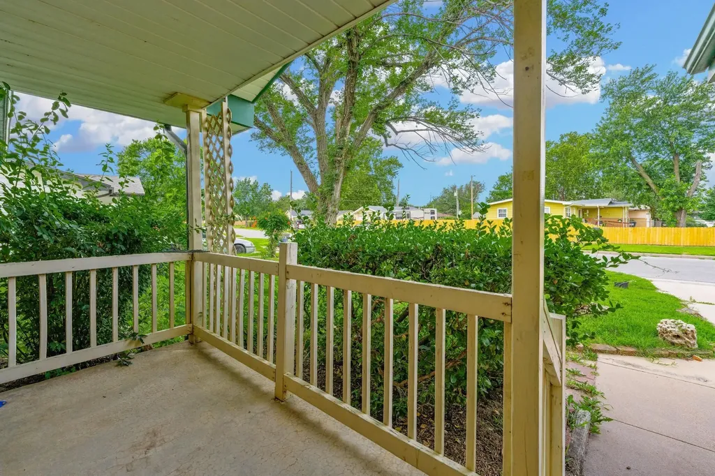2104 S Osage Avenue Wichita KS 67213
