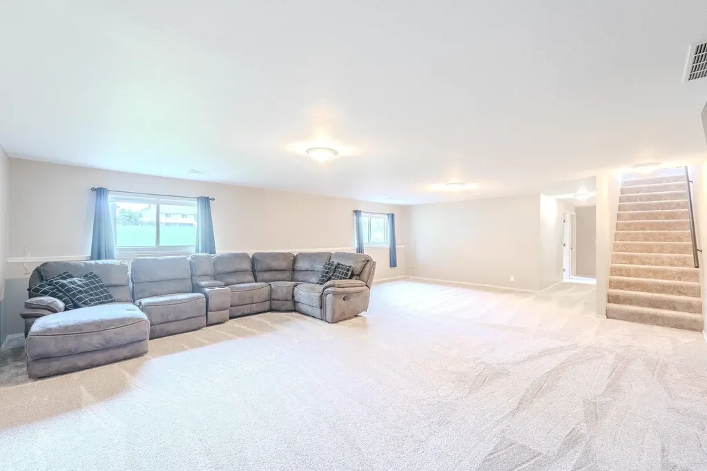 933 E Lost Hills Court Derby KS 67037