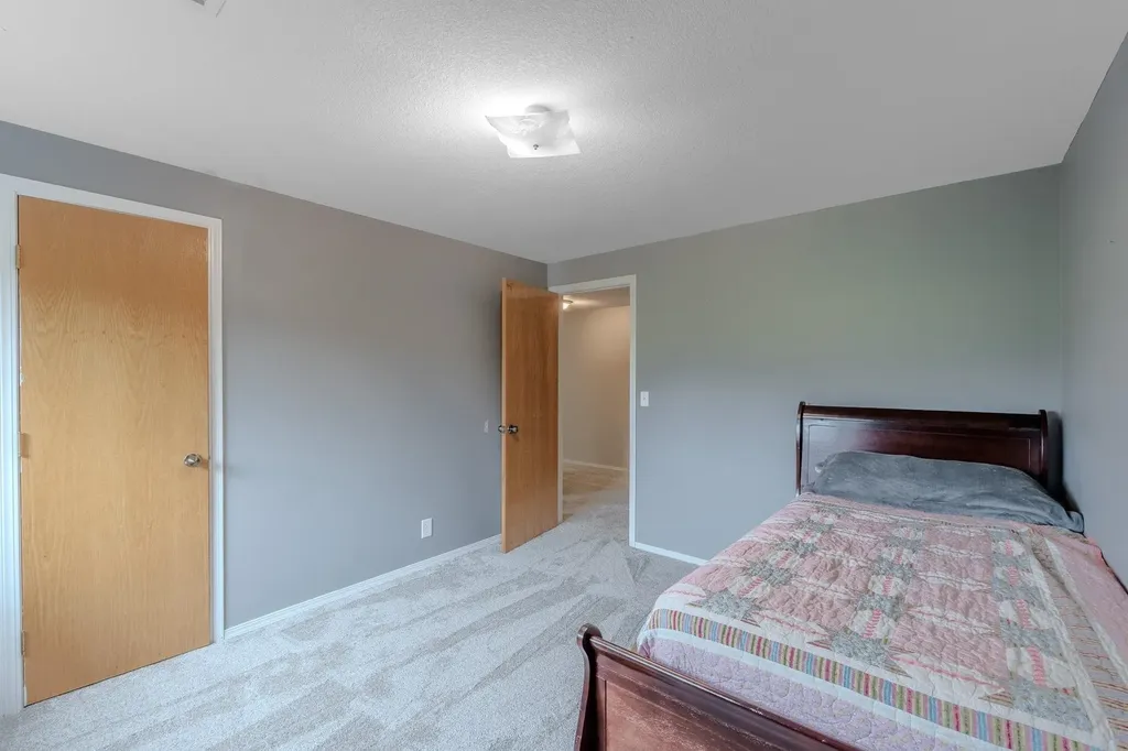933 E Lost Hills Court Derby KS 67037