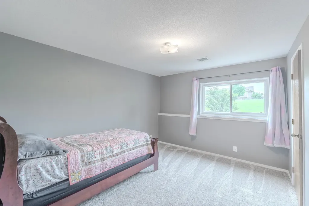 933 E Lost Hills Court Derby KS 67037