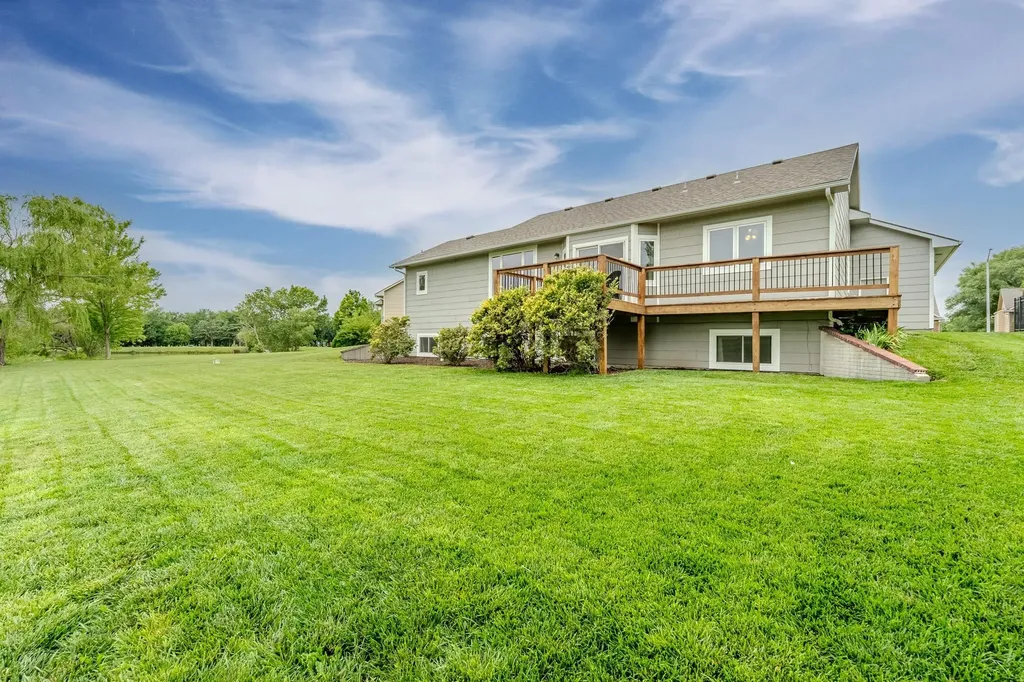 933 E Lost Hills Court Derby KS 67037