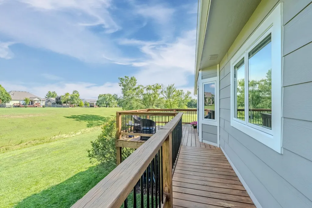 933 E Lost Hills Court Derby KS 67037