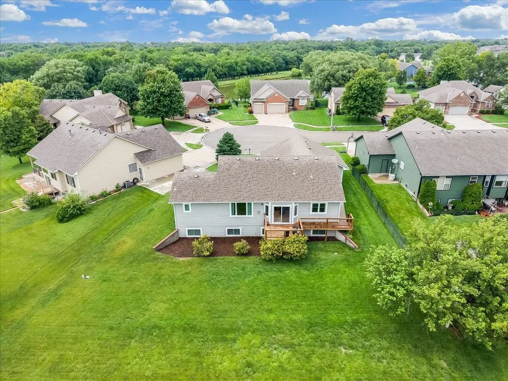933 E Lost Hills Court Derby KS 67037
