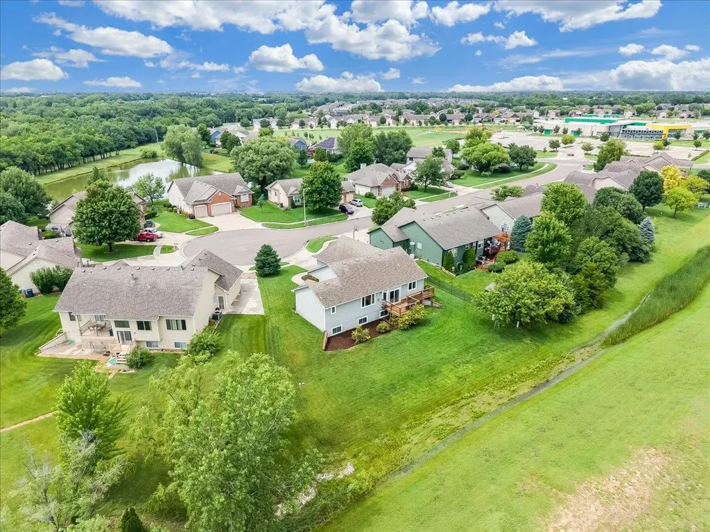 933 E Lost Hills Court Derby KS 67037