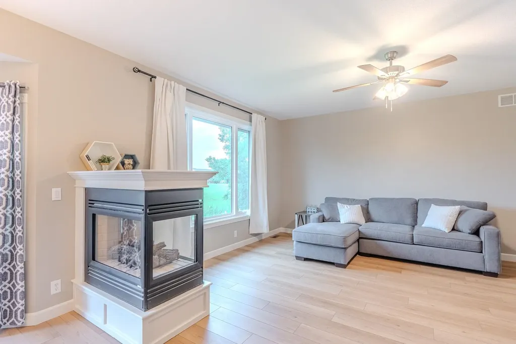 933 E Lost Hills Court Derby KS 67037