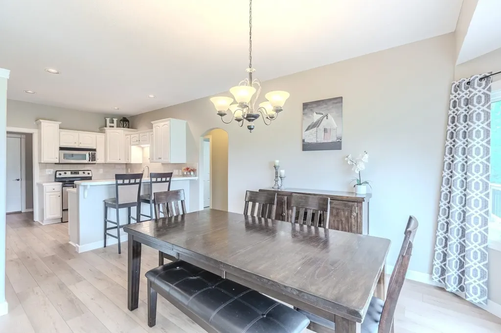 933 E Lost Hills Court Derby KS 67037