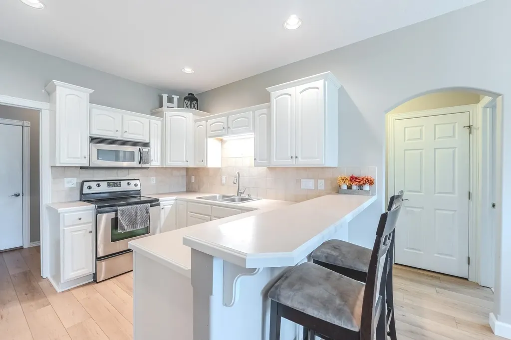 933 E Lost Hills Court Derby KS 67037