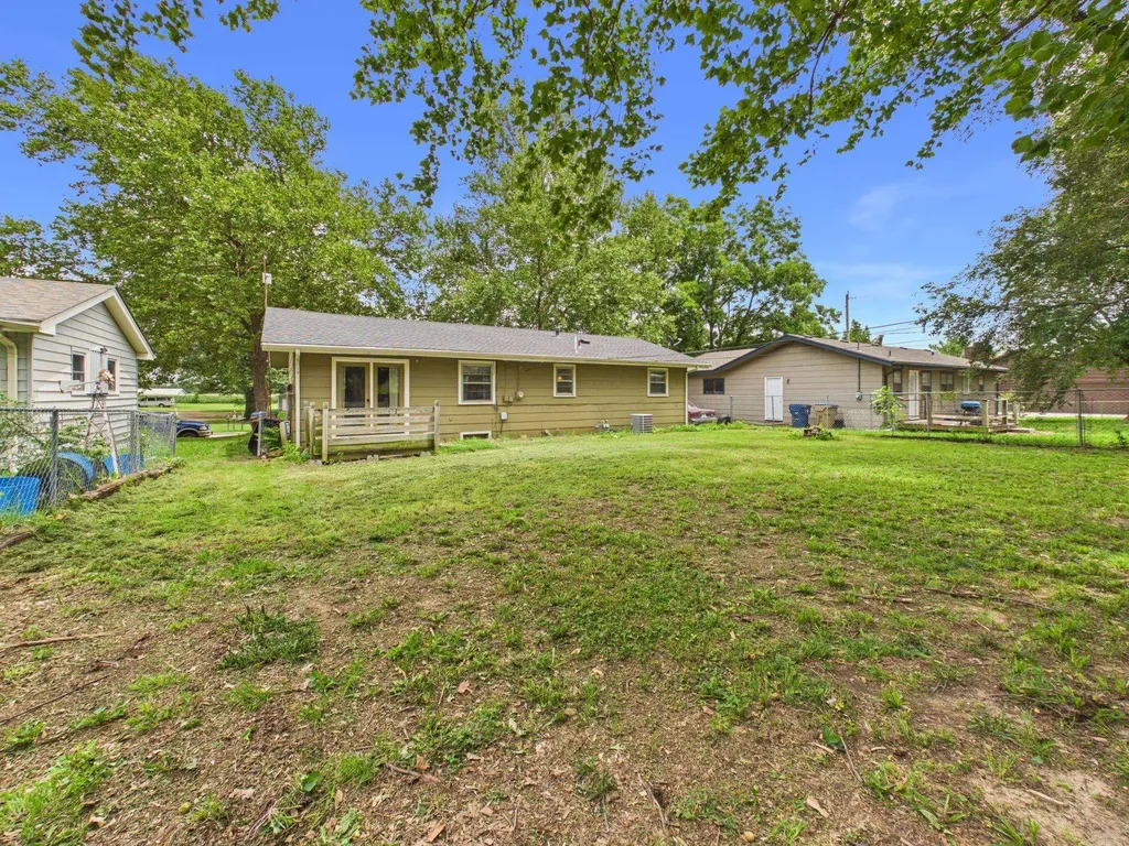 901 N Foulk Drive Belle Plaine KS 67013