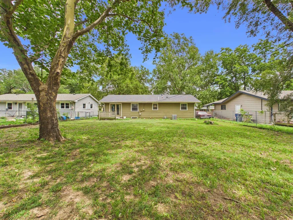 901 N Foulk Drive Belle Plaine KS 67013