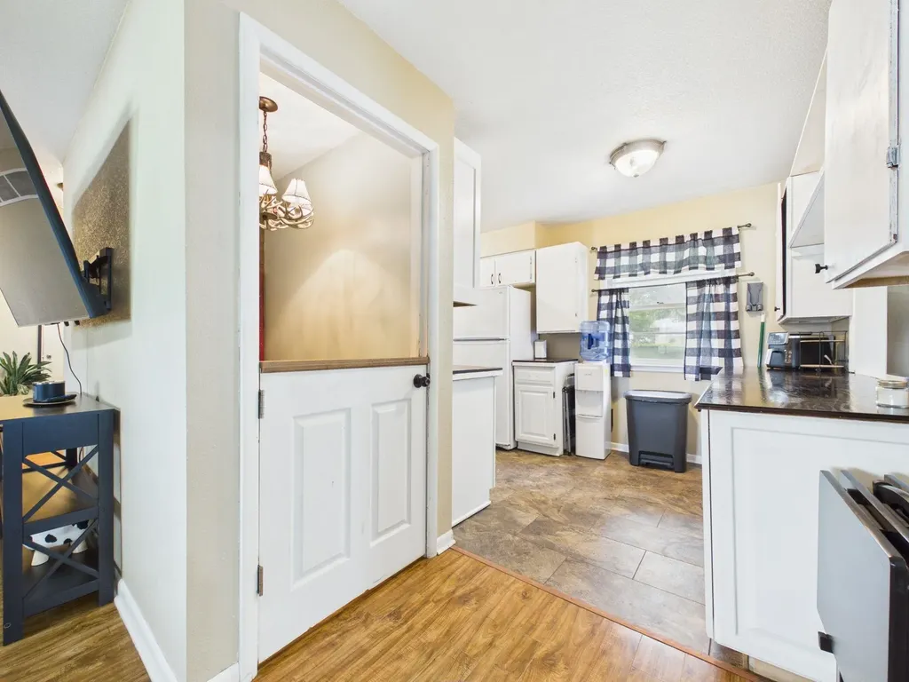 901 N Foulk Drive Belle Plaine KS 67013