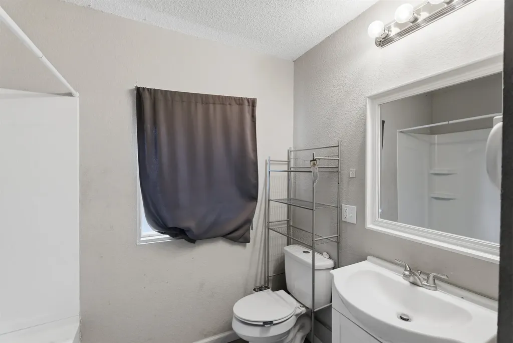 3604 E Skinner Wichita KS 67218