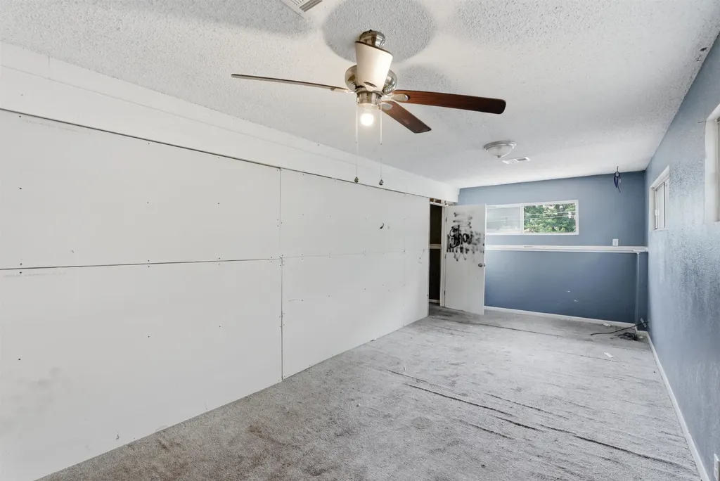 3604 E Skinner Wichita KS 67218