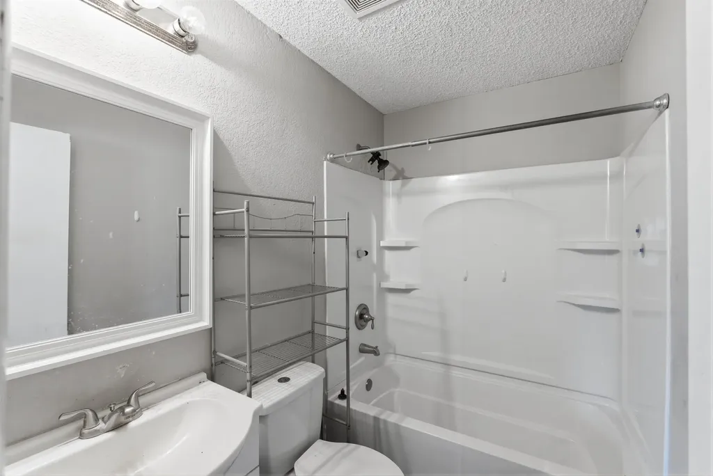 3604 E Skinner Wichita KS 67218