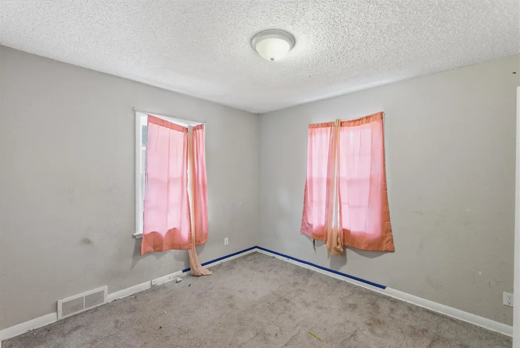 3604 E Skinner Wichita KS 67218
