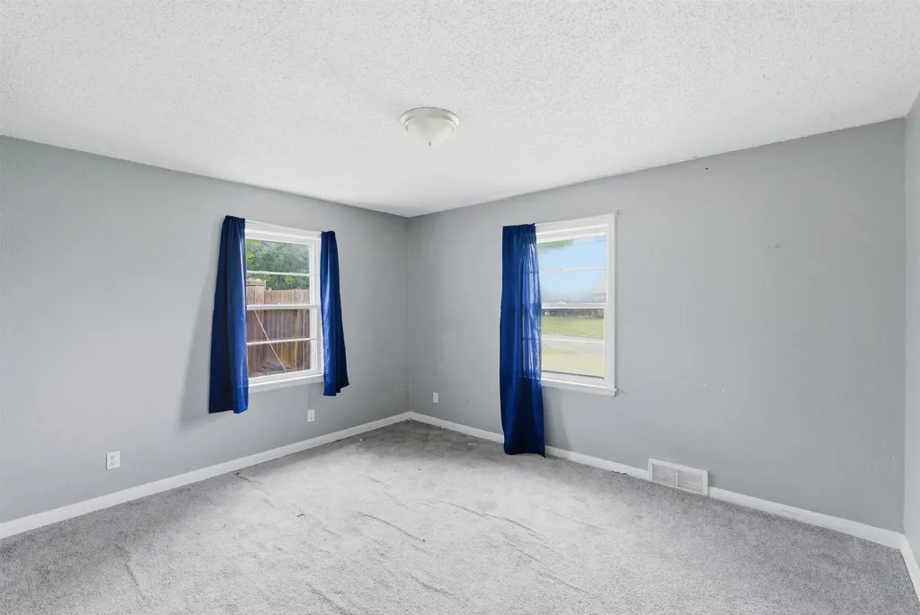 3604 E Skinner Wichita KS 67218