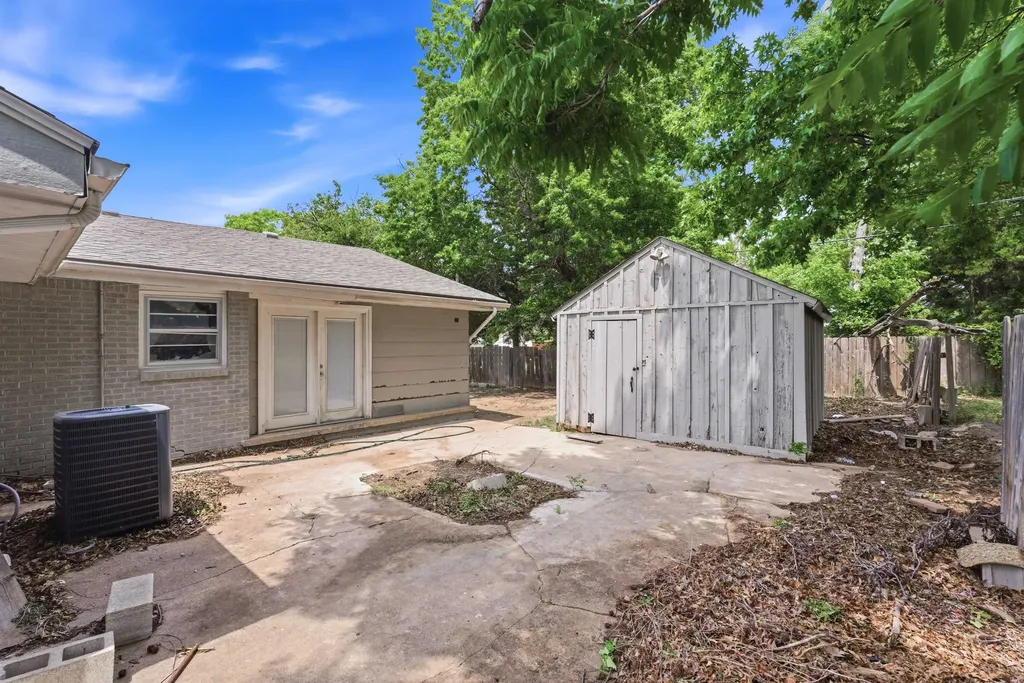 3604 E Skinner Wichita KS 67218