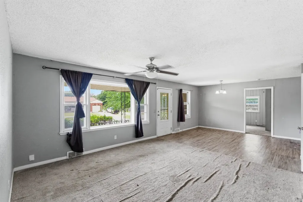 3604 E Skinner Wichita KS 67218
