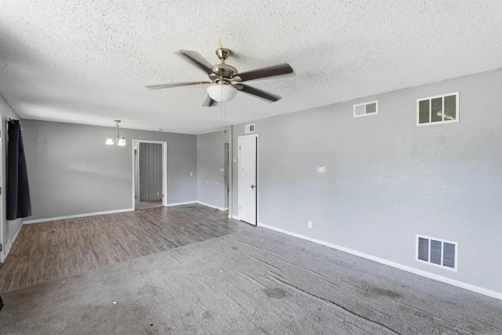 3604 E Skinner Wichita KS 67218