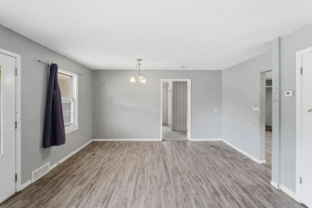3604 E Skinner Wichita KS 67218