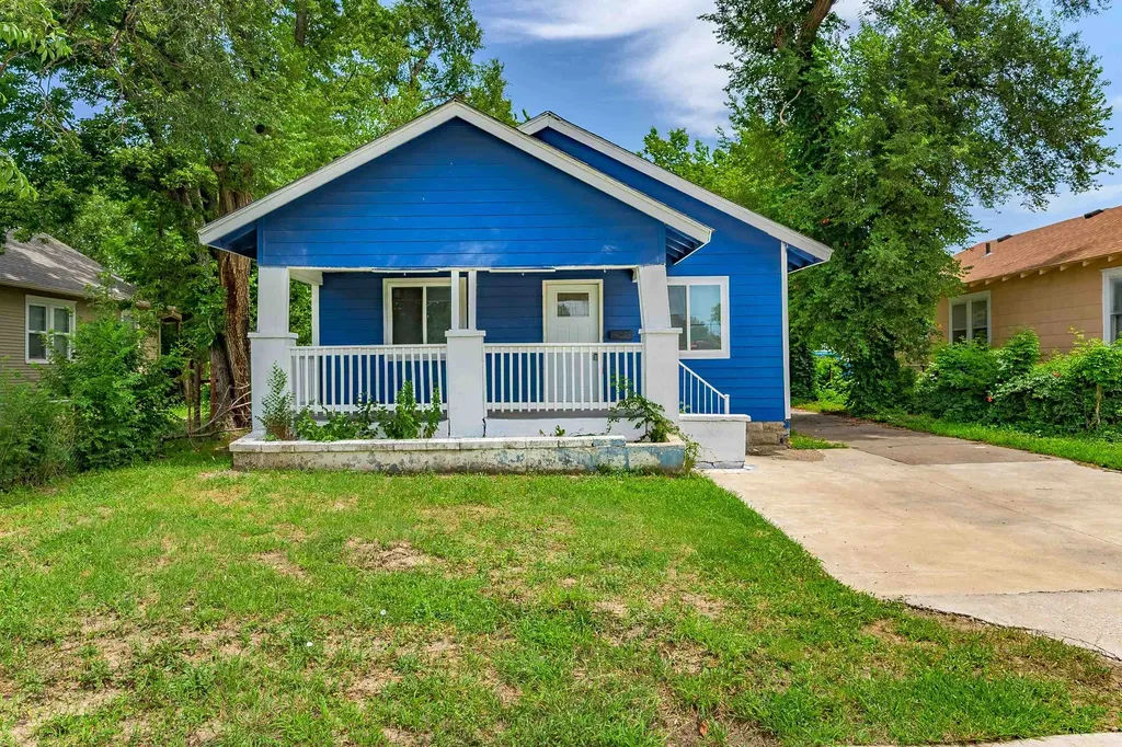 1106 N Grove Avenue Wichita KS 67214