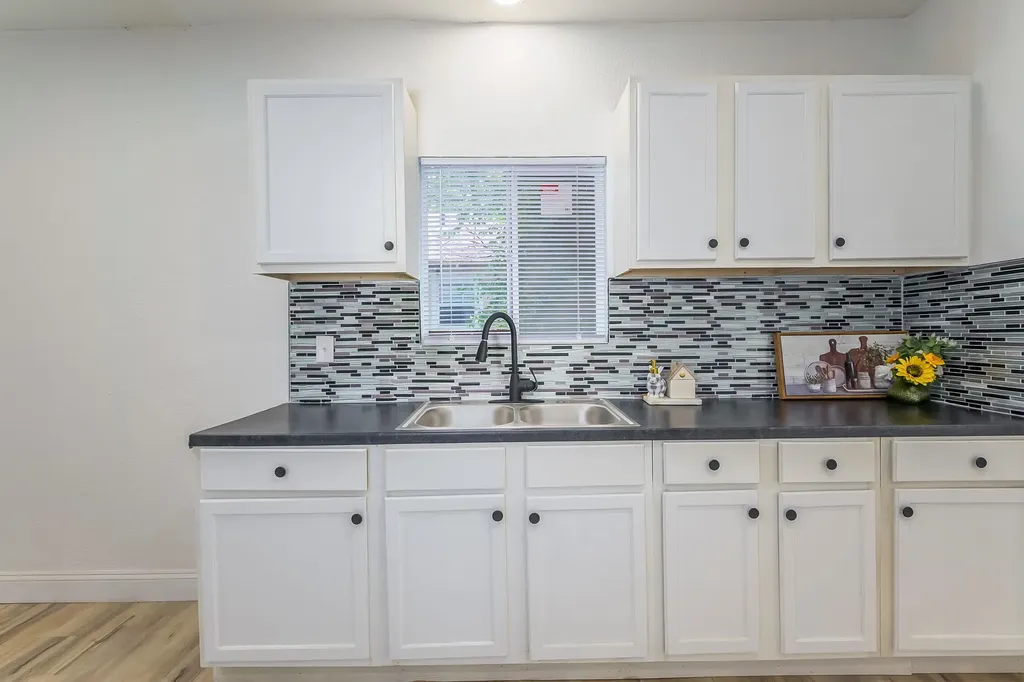 1106 N Grove Avenue Wichita KS 67214