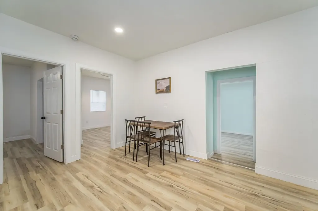 1106 N Grove Avenue Wichita KS 67214