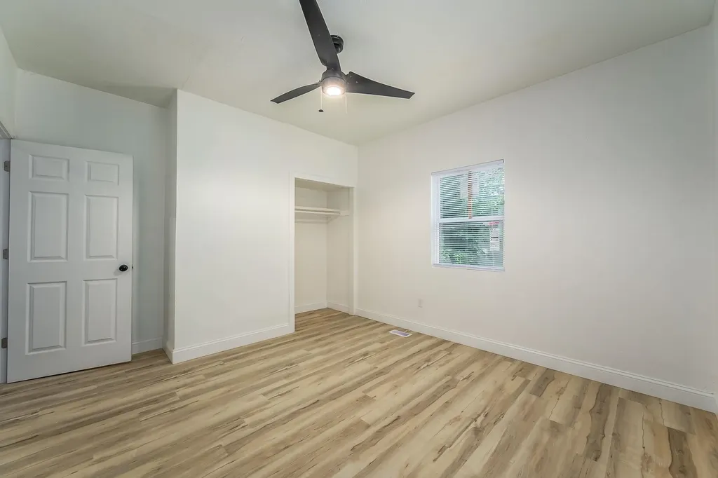 1106 N Grove Avenue Wichita KS 67214