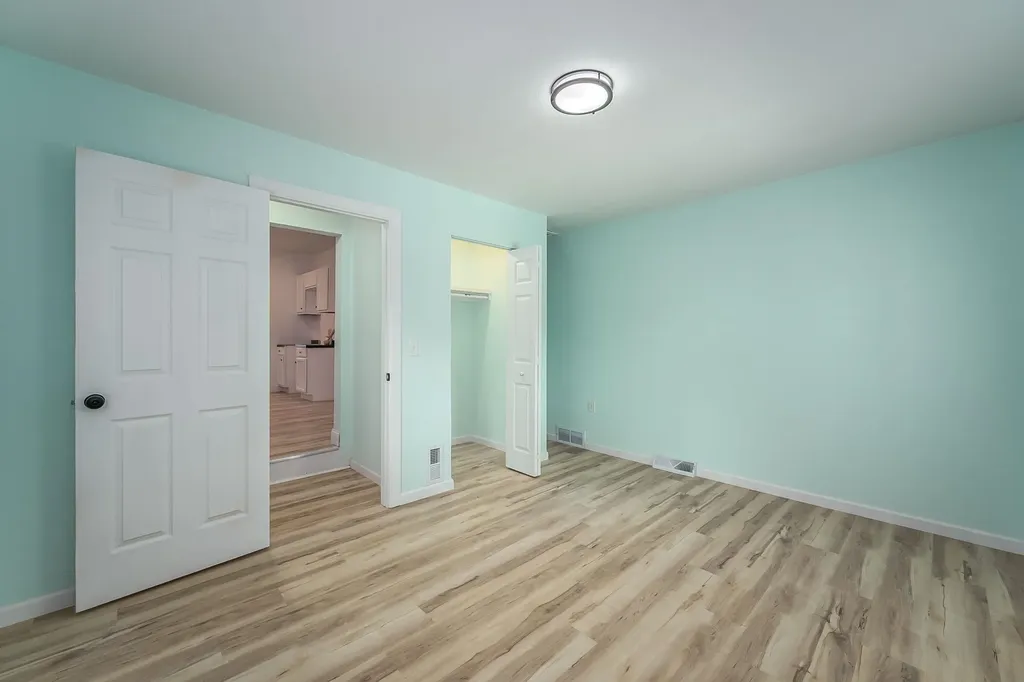 1106 N Grove Avenue Wichita KS 67214