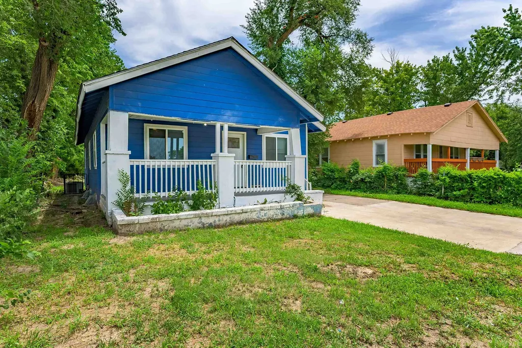 1106 N Grove Avenue Wichita KS 67214