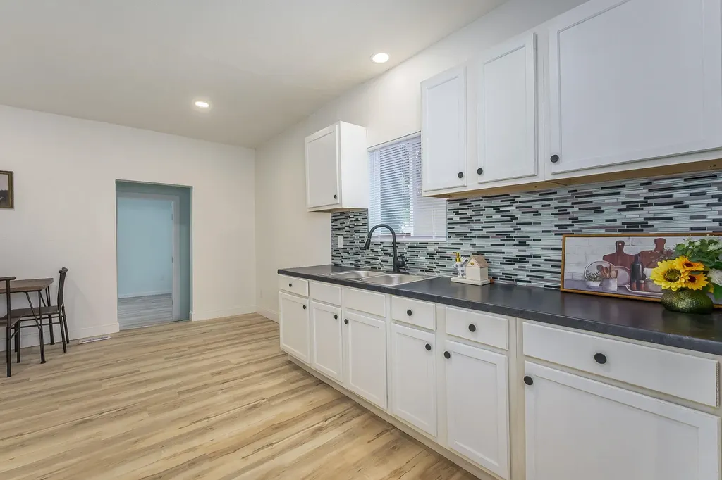 1106 N Grove Avenue Wichita KS 67214