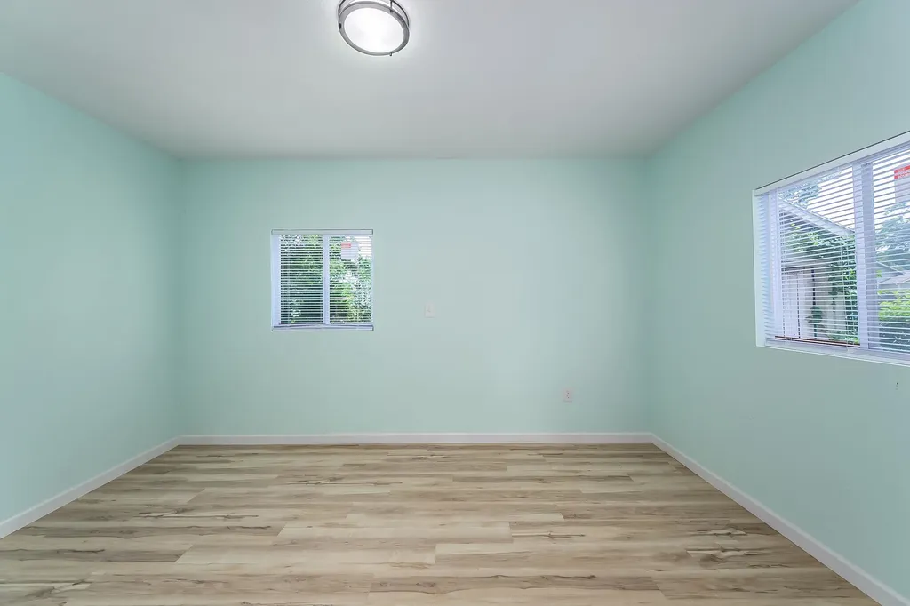 1106 N Grove Avenue Wichita KS 67214