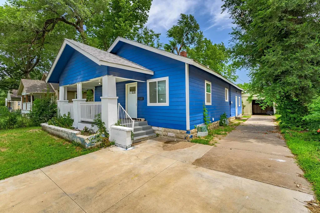 1106 N Grove Avenue Wichita KS 67214
