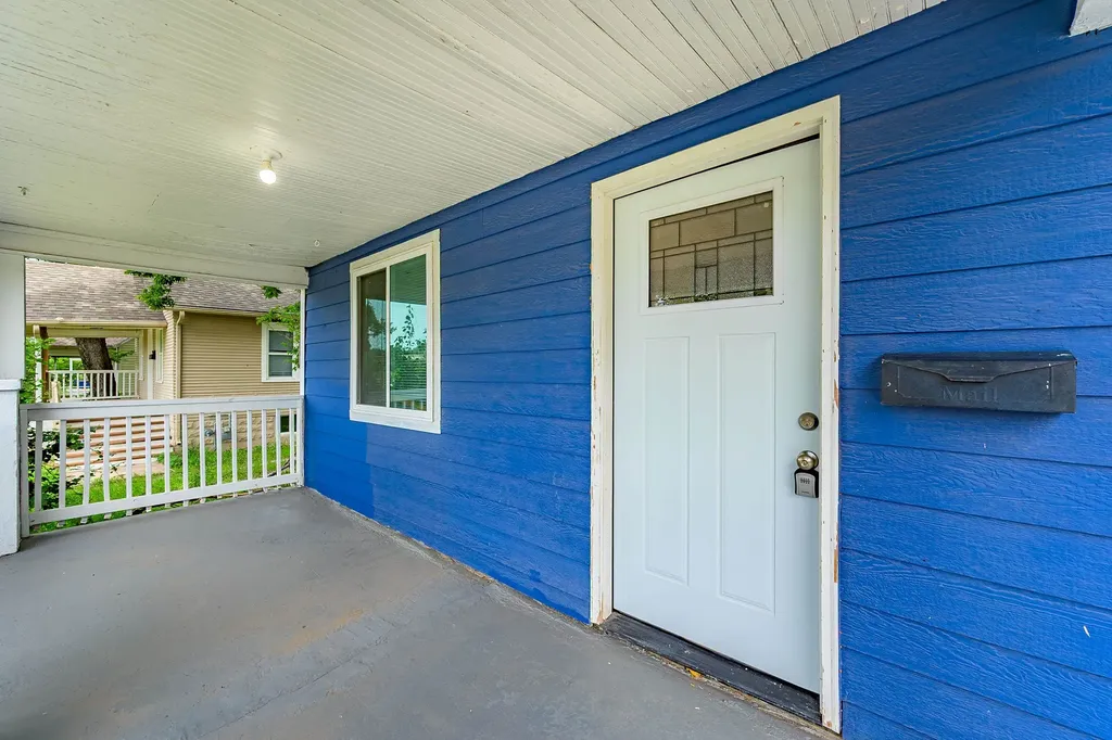 1106 N Grove Avenue Wichita KS 67214