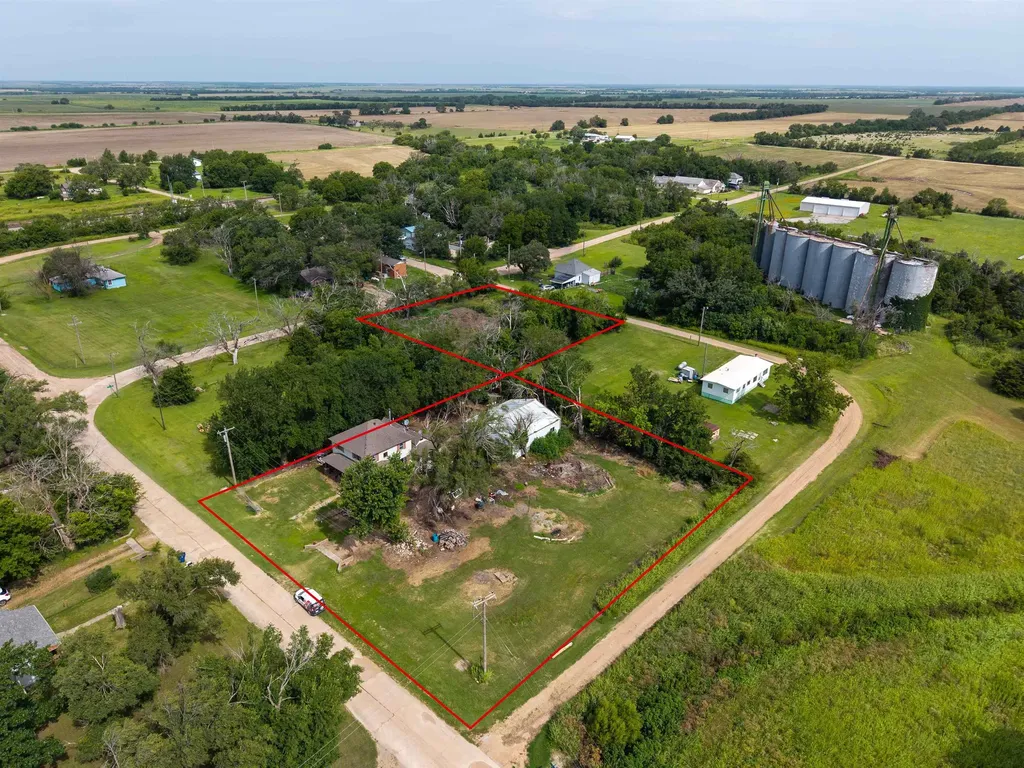 572 E 76th N Wellington KS 67152