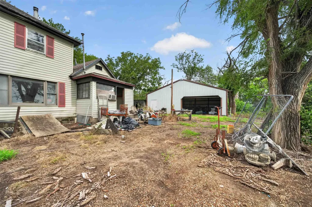 572 E 76th N Wellington KS 67152