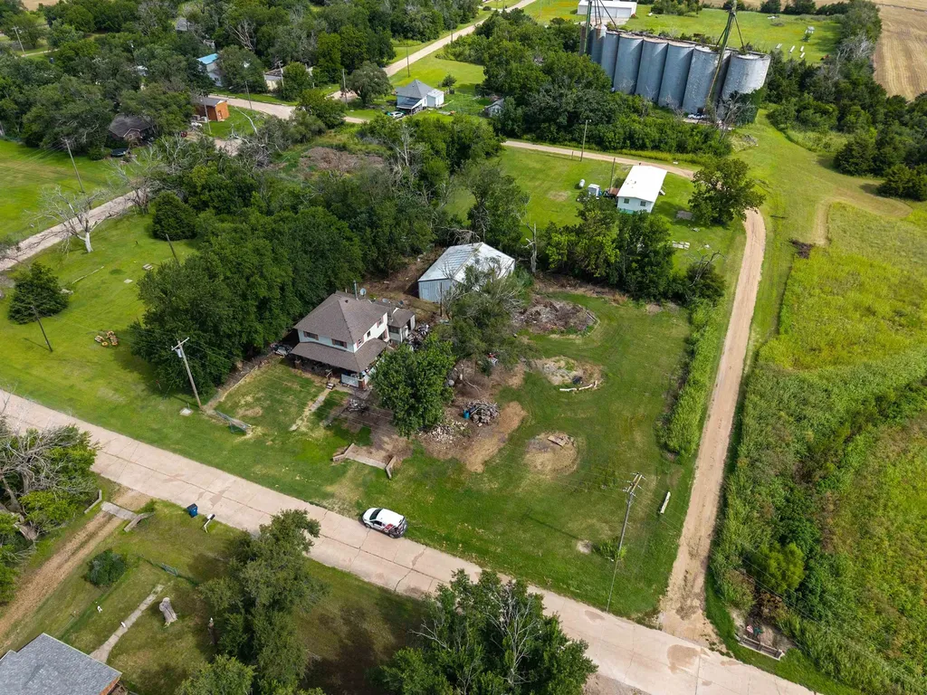 572 E 76th N Wellington KS 67152