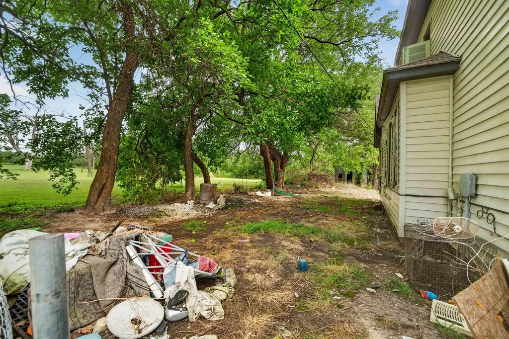 572 E 76th N Wellington KS 67152