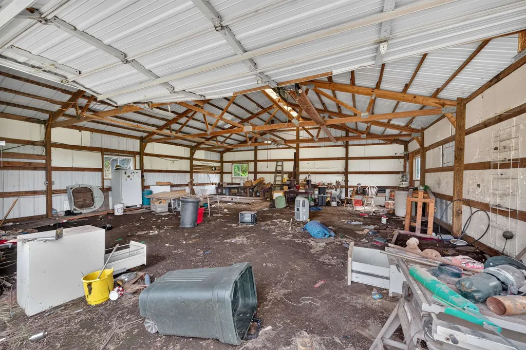 572 E 76th N Wellington KS 67152