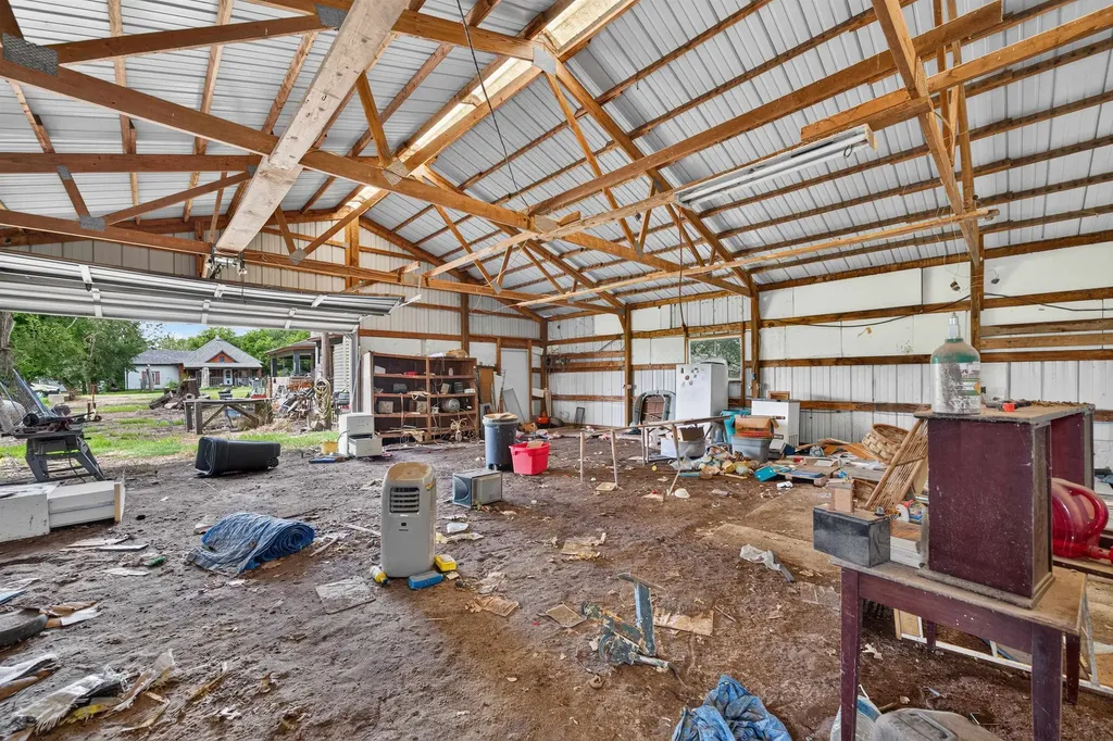 572 E 76th N Wellington KS 67152