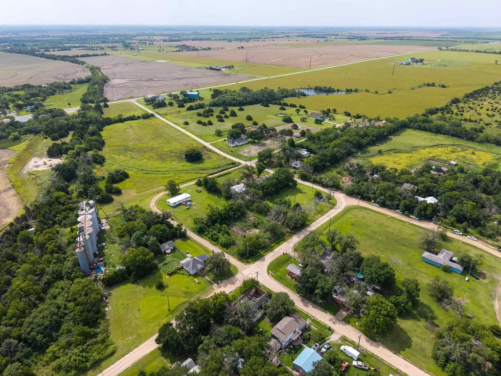 572 E 76th N Wellington KS 67152